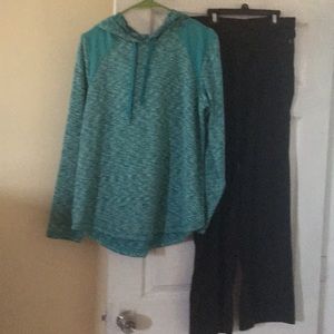 Bundle hoodie with jogging pant